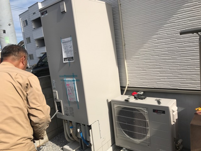 エコキュート給排水管をつなげる